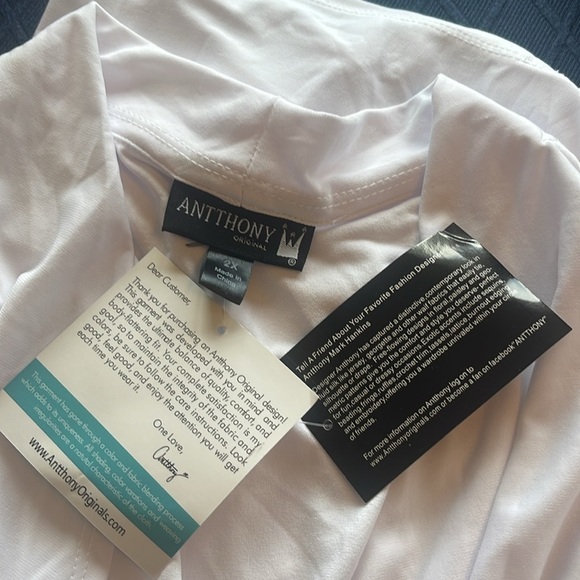 NWT Anthony Original - White wrap top with attached long sleeve - Size 2X - Picture 4 of 9